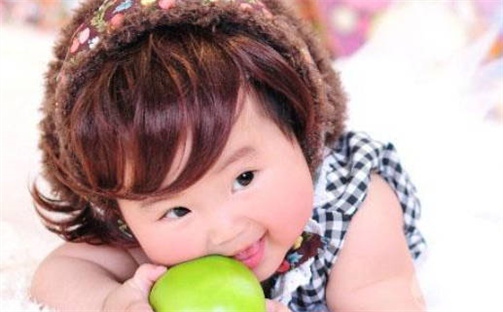 谭姓女宝宝名字精选：2025年11月10日生辰八字起名技巧